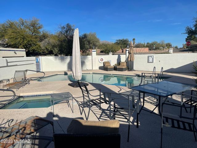 5233 N 1st Avenue, Tucson, AZ 85718