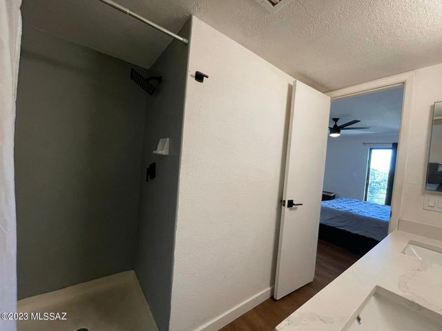5233 N 1st Avenue, Tucson, AZ 85718