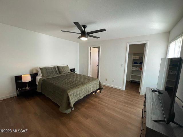 5233 N 1st Avenue, Tucson, AZ 85718