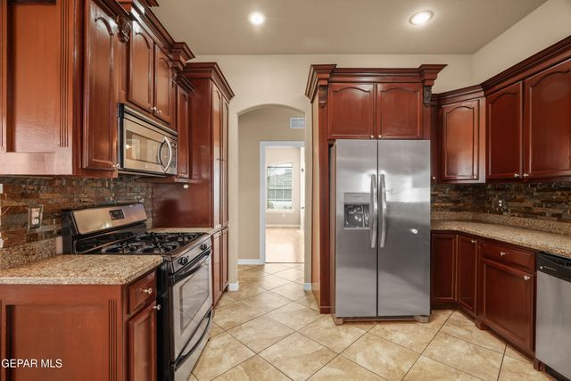 14737 Cactus Ridge Lane, Horizon City, TX 79928