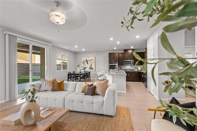 372 Soubrette Court, Las Vegas, NV 89145