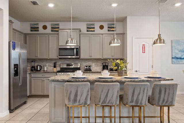 7364 OAKMOSS LOOP, Davenport, FL 33837