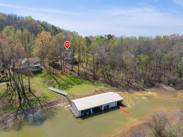 48 Old Pump Station Rd, Linden, TN 37096