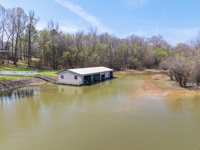 48 Old Pump Station Rd, Linden, TN 37096