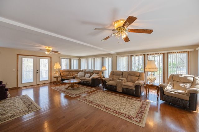 48 Old Pump Station Rd, Linden, TN 37096