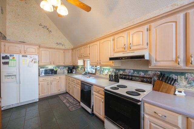 48 Old Pump Station Rd, Linden, TN 37096