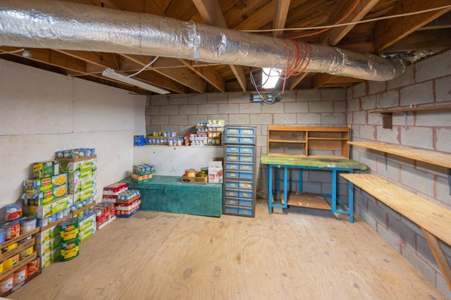 48 Old Pump Station Rd, Linden, TN 37096