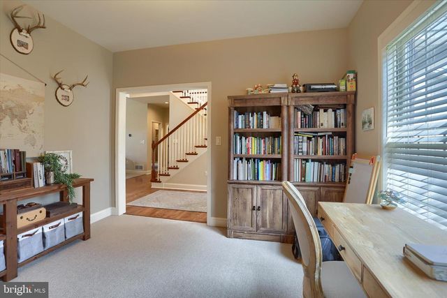 1720 SAWYER LN, Mechanicsburg, PA 17050