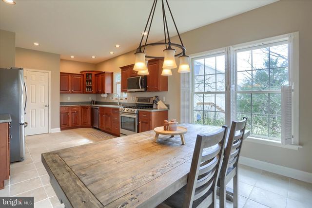 1720 SAWYER LN, Mechanicsburg, PA 17050