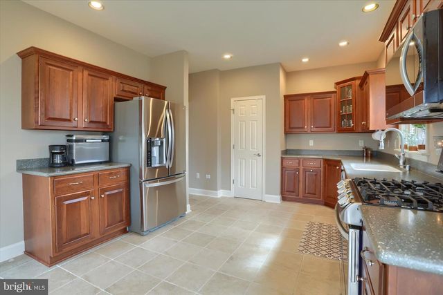 1720 SAWYER LN, Mechanicsburg, PA 17050