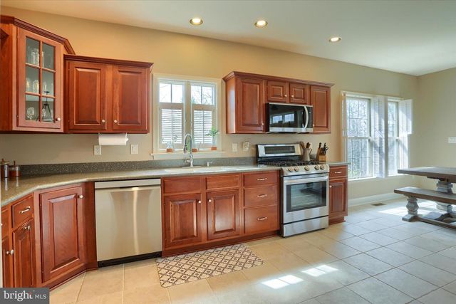 1720 SAWYER LN, Mechanicsburg, PA 17050