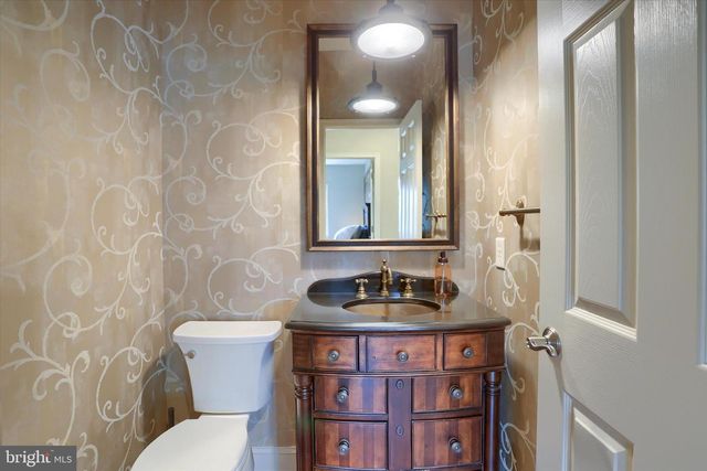1720 SAWYER LN, Mechanicsburg, PA 17050