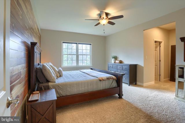 1720 SAWYER LN, Mechanicsburg, PA 17050