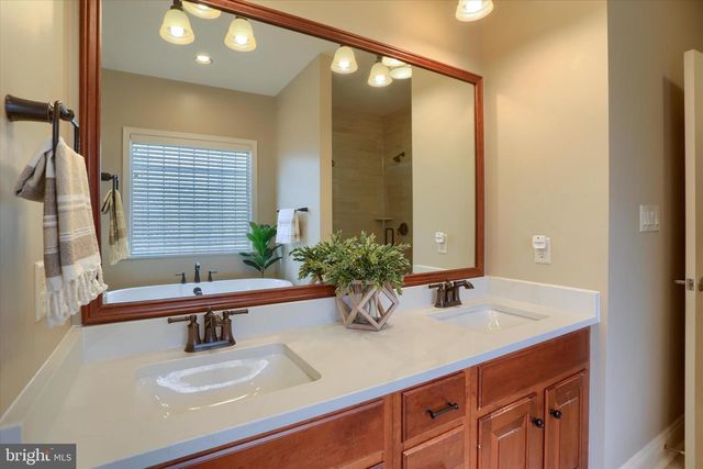 1720 SAWYER LN, Mechanicsburg, PA 17050