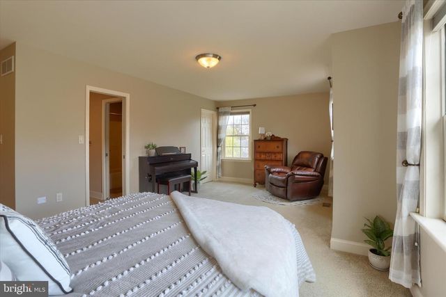 1720 SAWYER LN, Mechanicsburg, PA 17050