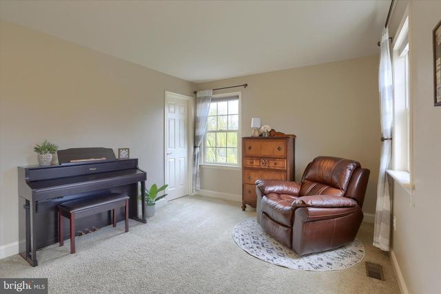 1720 SAWYER LN, Mechanicsburg, PA 17050