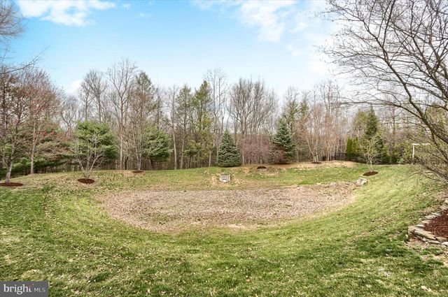 1720 SAWYER LN, Mechanicsburg, PA 17050