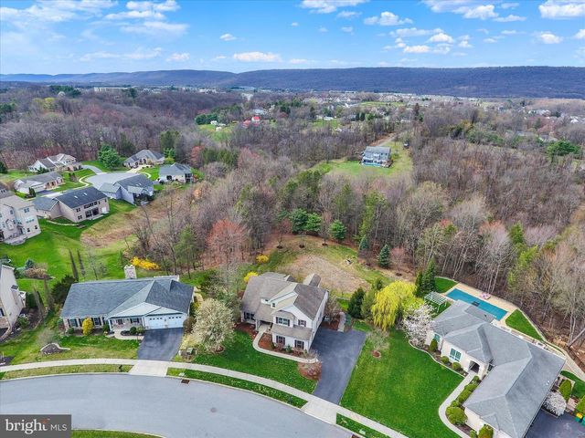 1720 SAWYER LN, Mechanicsburg, PA 17050
