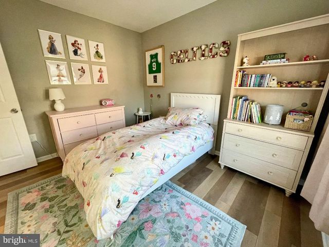 8 BONNIE CT, Lawrence Township, NJ 08648