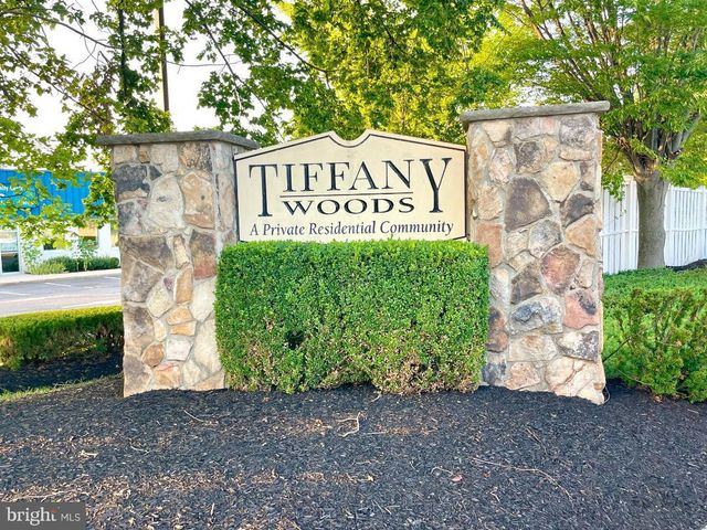 8 BONNIE CT, Lawrence Township, NJ 08648