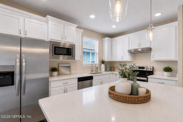 11140 CITY FRONT Drive, Jacksonville, FL 32256