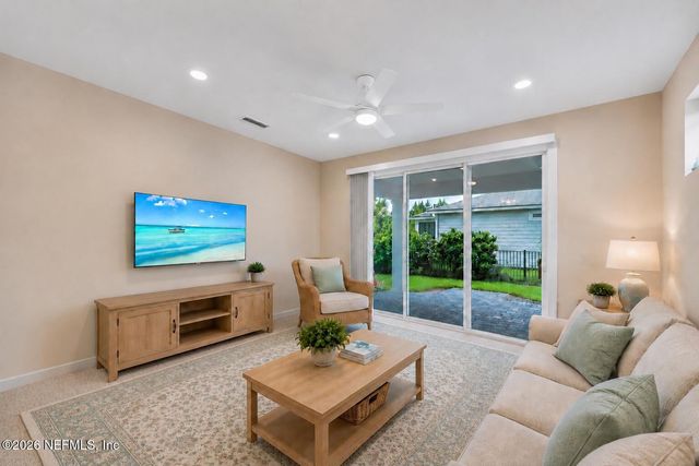 11140 CITY FRONT Drive, Jacksonville, FL 32256