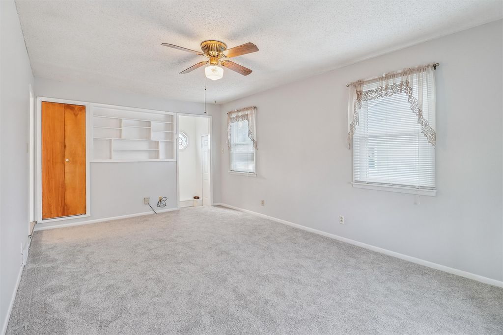 3112 Sheridan Avenue, Des Moines, IA 50310