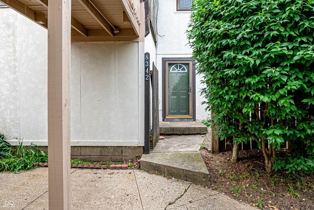 8342 Paso Del Norte Court, Indianapolis, IN 46227
