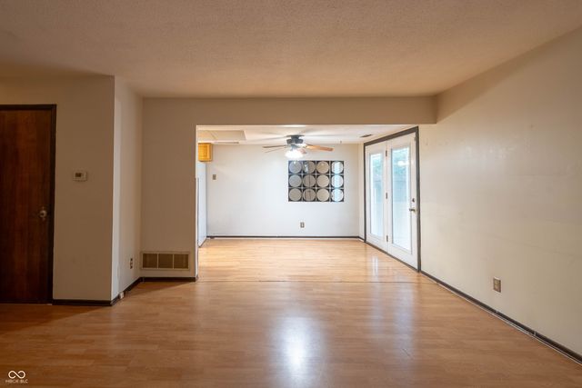 8342 Paso Del Norte Court, Indianapolis, IN 46227