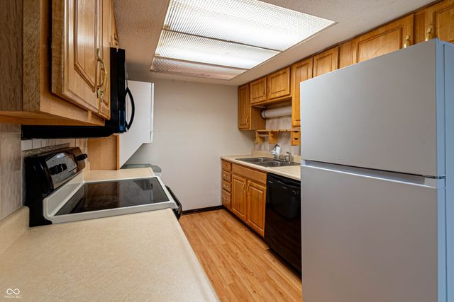 8342 Paso Del Norte Court, Indianapolis, IN 46227
