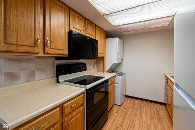 8342 Paso Del Norte Court, Indianapolis, IN 46227