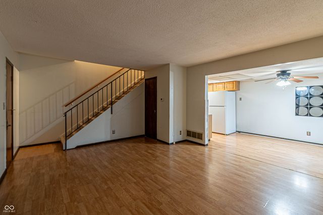 8342 Paso Del Norte Court, Indianapolis, IN 46227