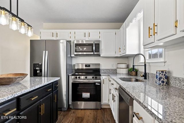 498 LOW GAP ROAD Rd, Sparta, TN 38583