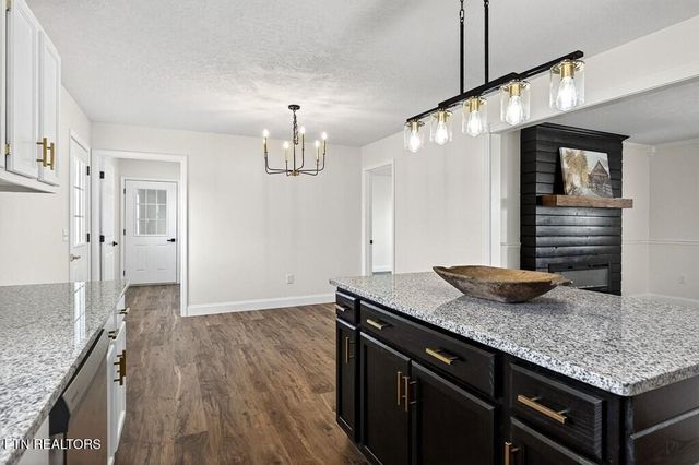 498 LOW GAP ROAD Rd, Sparta, TN 38583