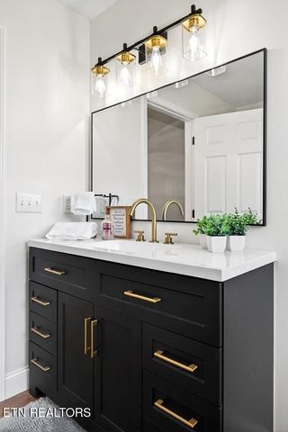 498 LOW GAP ROAD Rd, Sparta, TN 38583