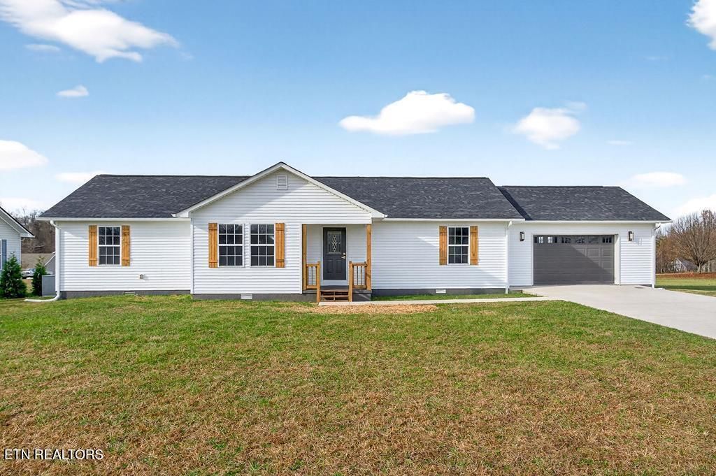 498 LOW GAP ROAD Rd, Sparta, TN 38583