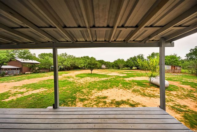 147 County Road 6841, Lytle, TX 78052