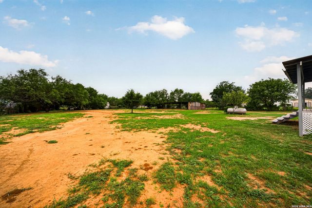 147 County Road 6841, Lytle, TX 78052