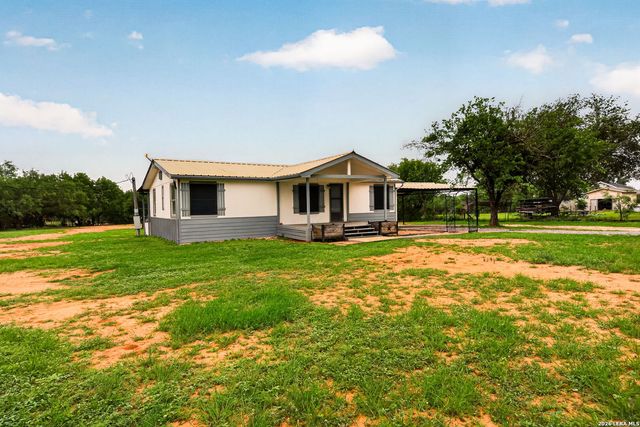 147 County Road 6841, Lytle, TX 78052