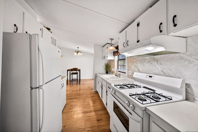 147 County Road 6841, Lytle, TX 78052
