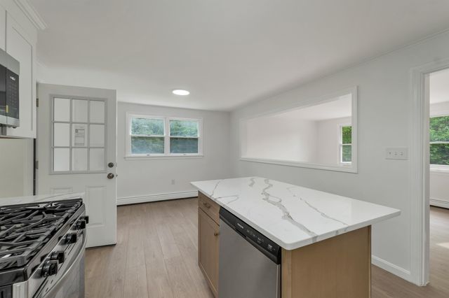 34 Hollings Road, Webster, NH 03303