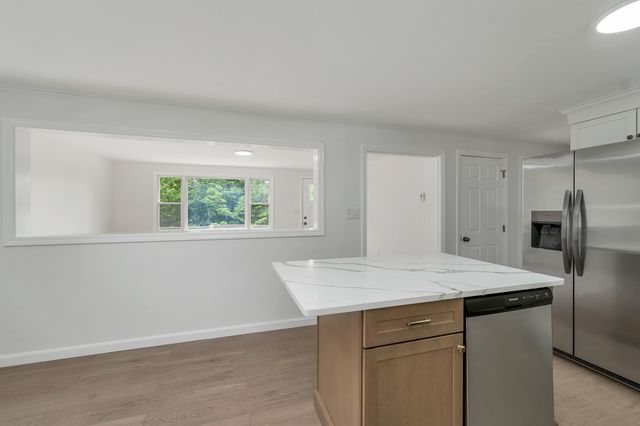 34 Hollings Road, Webster, NH 03303