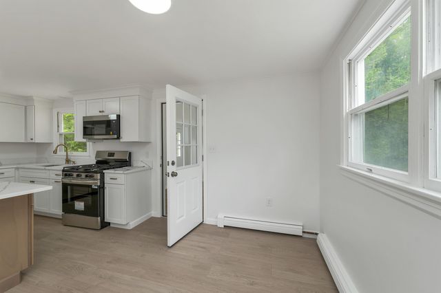 34 Hollings Road, Webster, NH 03303