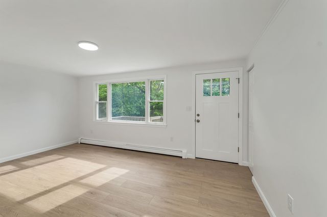 34 Hollings Road, Webster, NH 03303