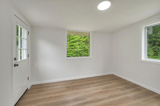 34 Hollings Road, Webster, NH 03303
