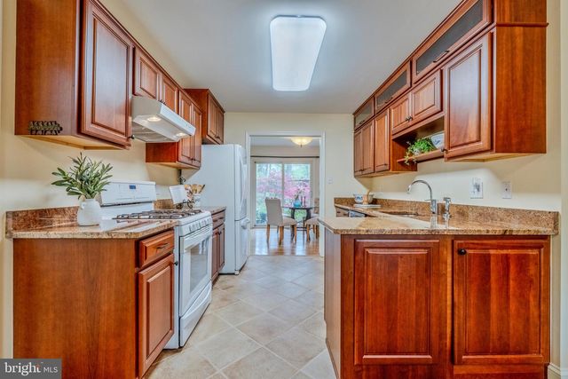 8717 HIGDON DR, Vienna, VA 22182