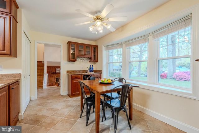 8717 HIGDON DR, Vienna, VA 22182