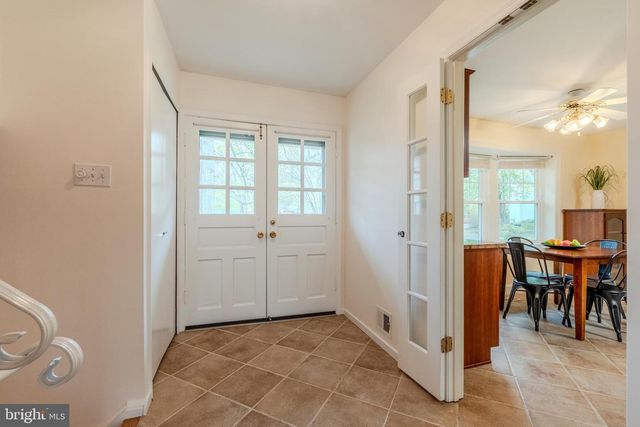 8717 HIGDON DR, Vienna, VA 22182