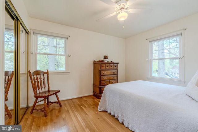 8717 HIGDON DR, Vienna, VA 22182