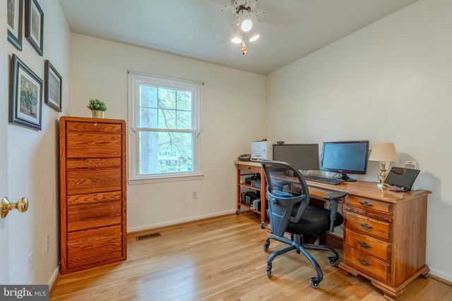 8717 HIGDON DR, Vienna, VA 22182